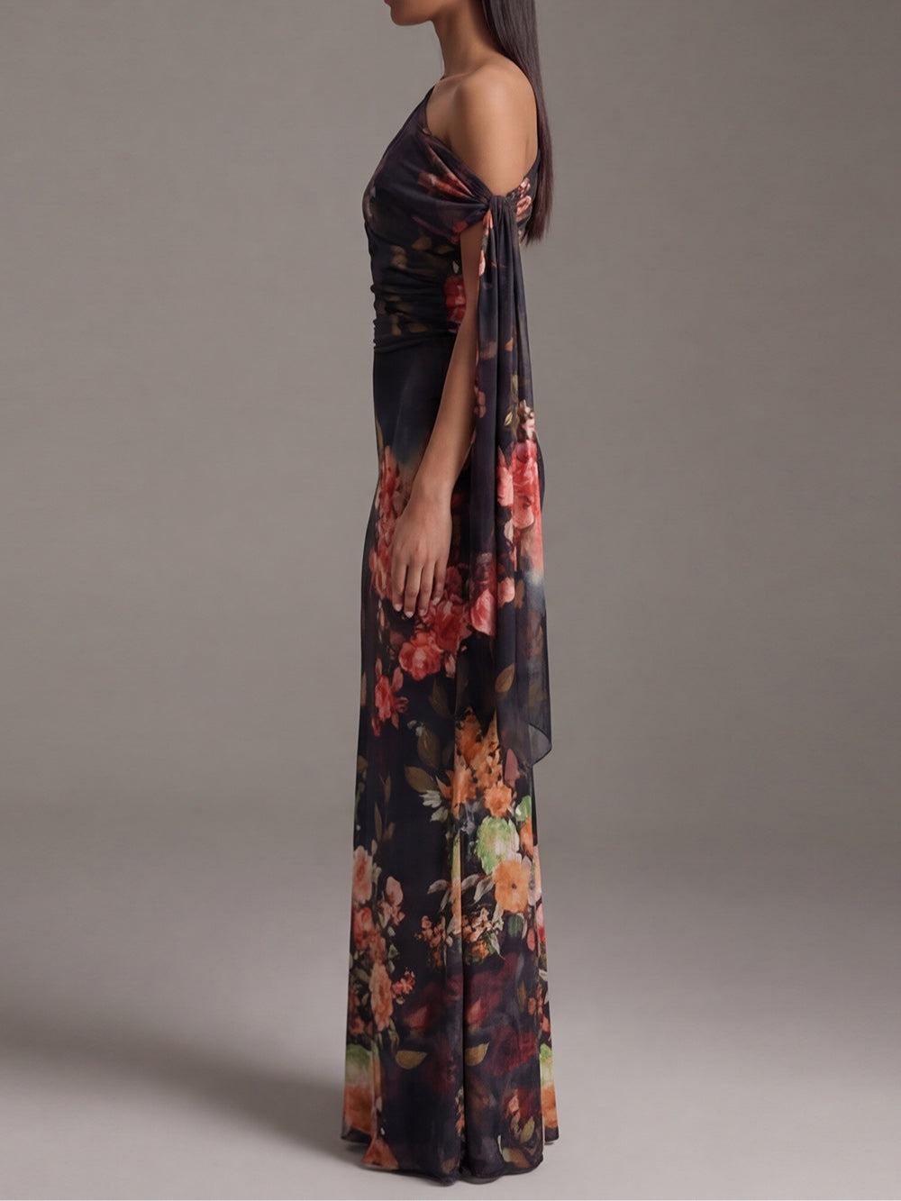 Vestido Maxi de Gasa Negro con Un Hombro, Estampado y Plisado
