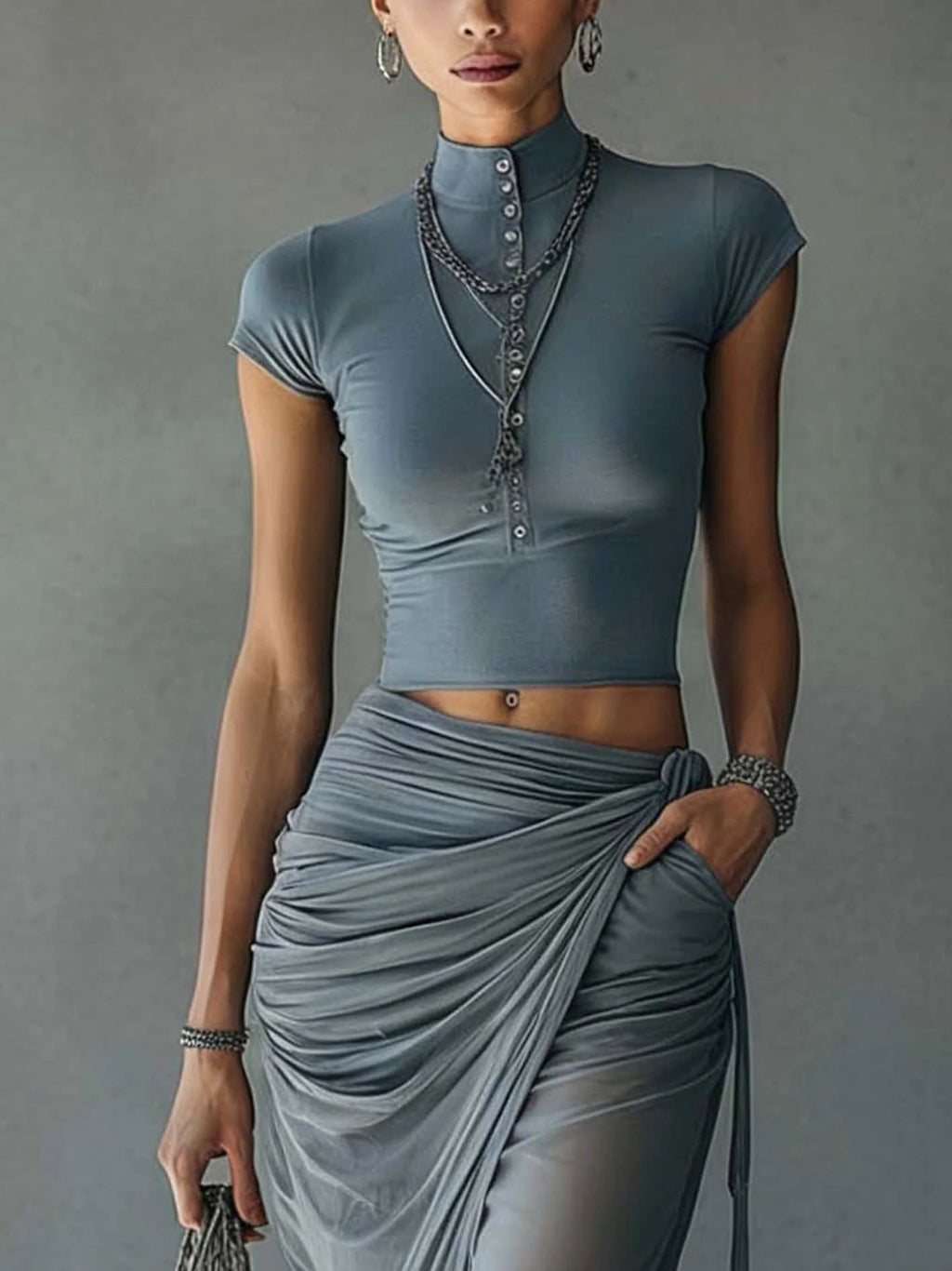 Conjunto Azul de Camiseta Corta y Falda de Malla Transparente Drapeada