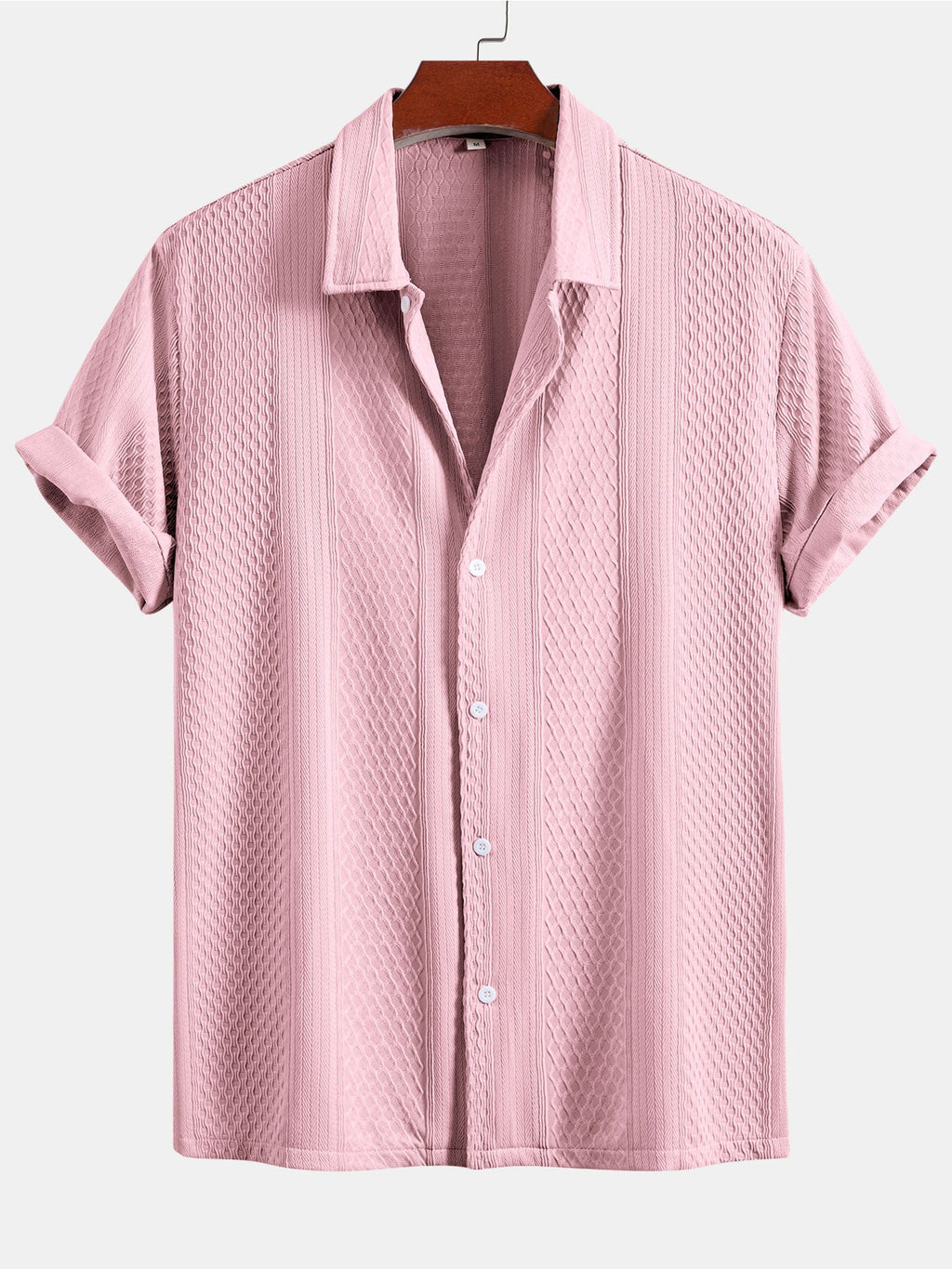 Camisa de botones con estampado jacquard geométrico y pantalones rectos con textura arrugada