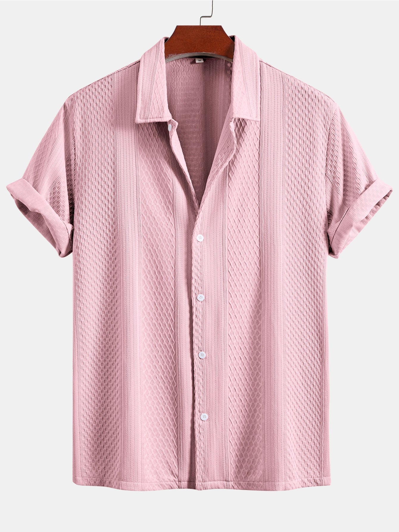 Camisa de botones con estampado jacquard geométrico y pantalones rectos con textura arrugada