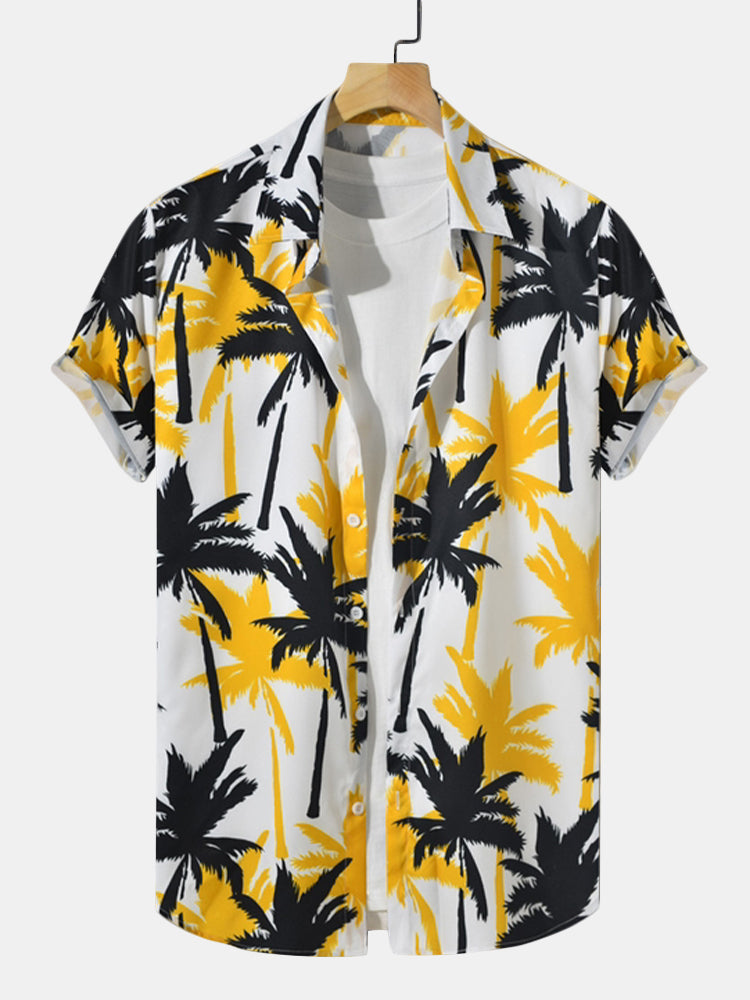 Camisa abotonada con estampado de palmeras y bañador corto