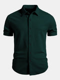Camisa ajustada con botones y diseño acanalado
