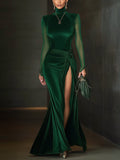Vestido largo con abertura alta y manga de malla de terciopelo verde esmeralda