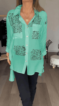 Sabine | Camisa Relajada con Estampado de Escritura