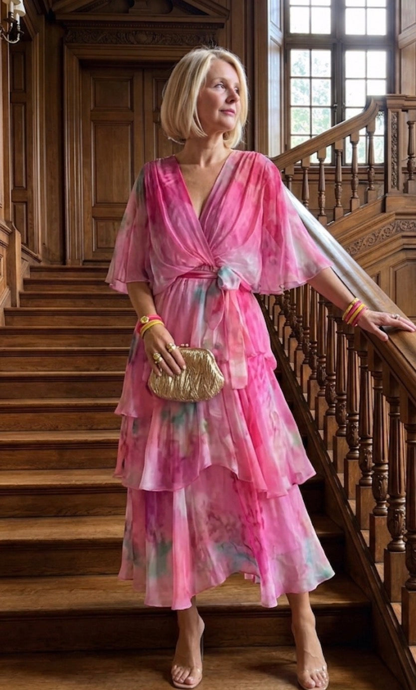 Cara | Vestido Escalonado con Mangas Mariposa