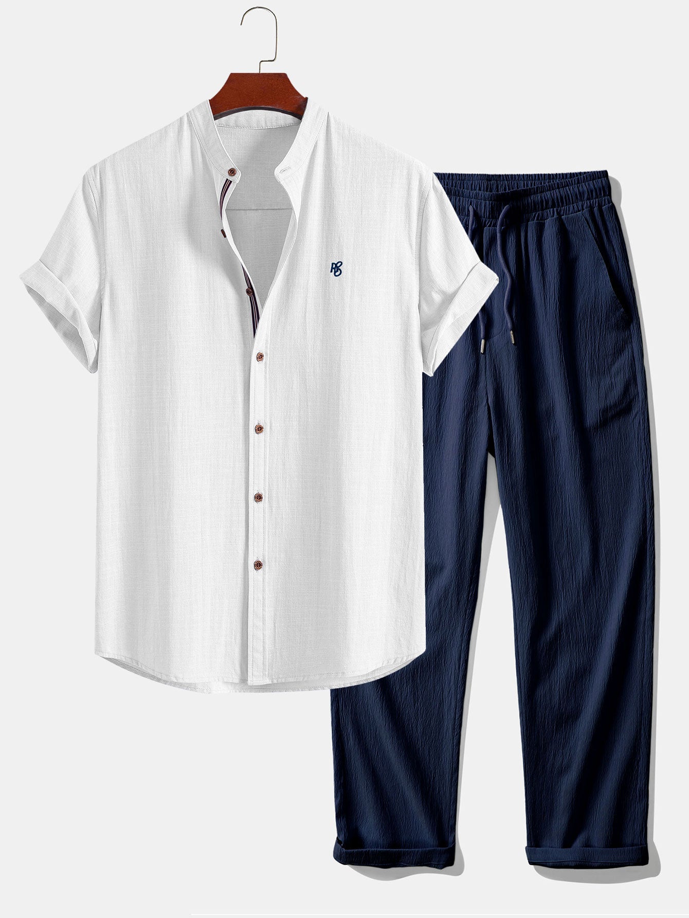 Camisa de manga corta con cuello alto y efecto lino, y pantalones rectos con textura arrugada