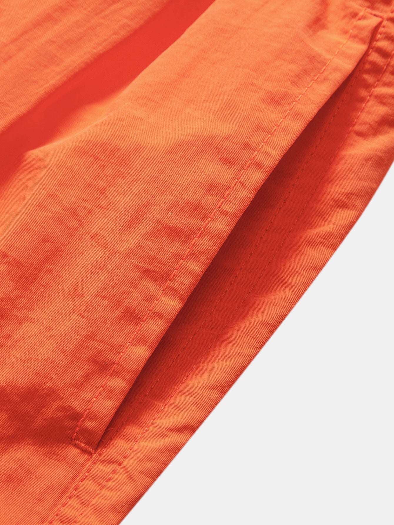 Camisa abotonada con estampado de palmeras y bañador corto