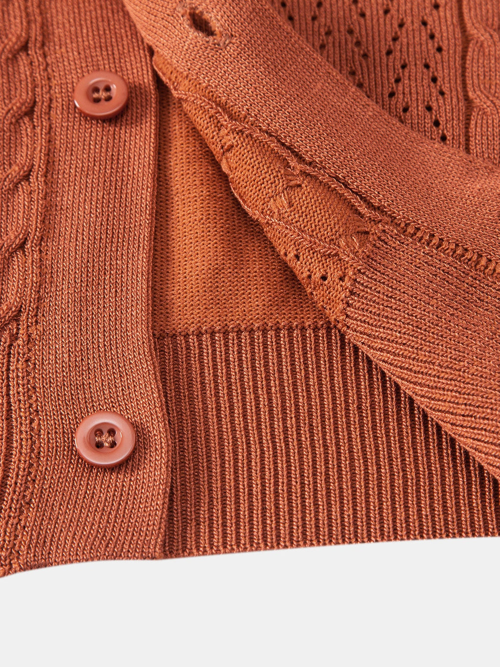 Camisa de punto jacquard retorcido con botones y pantalones de lino de corte recto