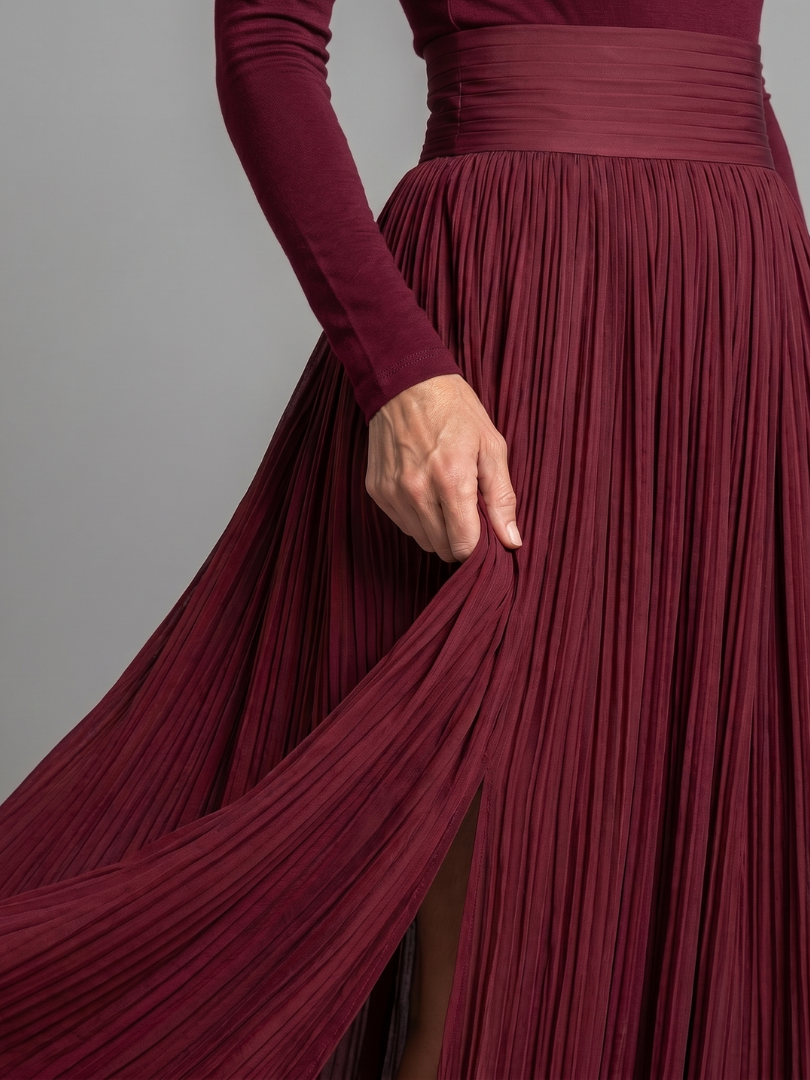 Edith | Vestido Midi Fluido de Cuello Alto