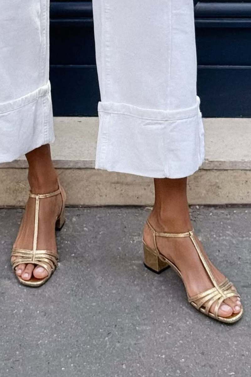Sandalias Doradas de Tiras Allegra