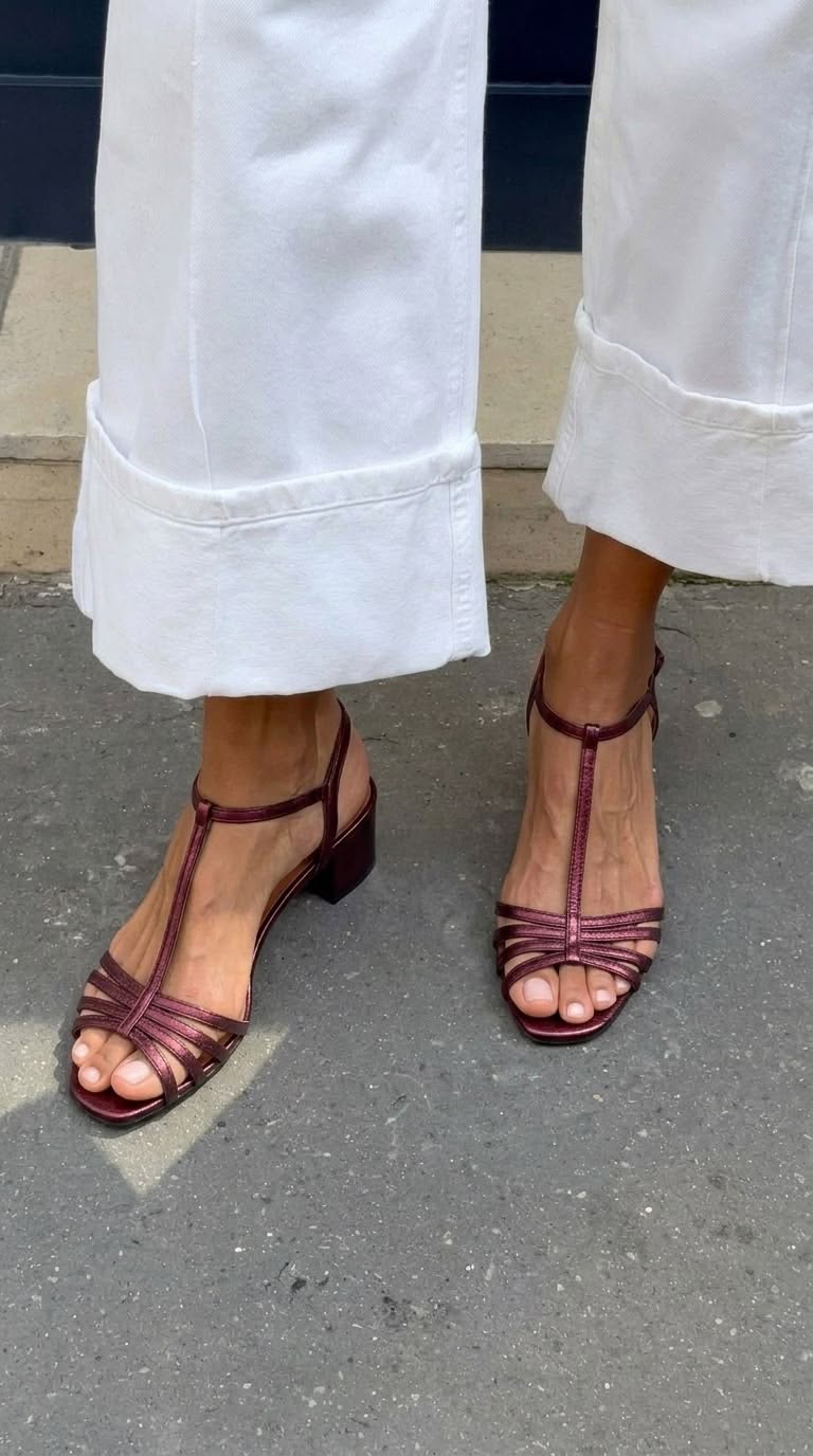 Sandalias Doradas de Tiras Allegra