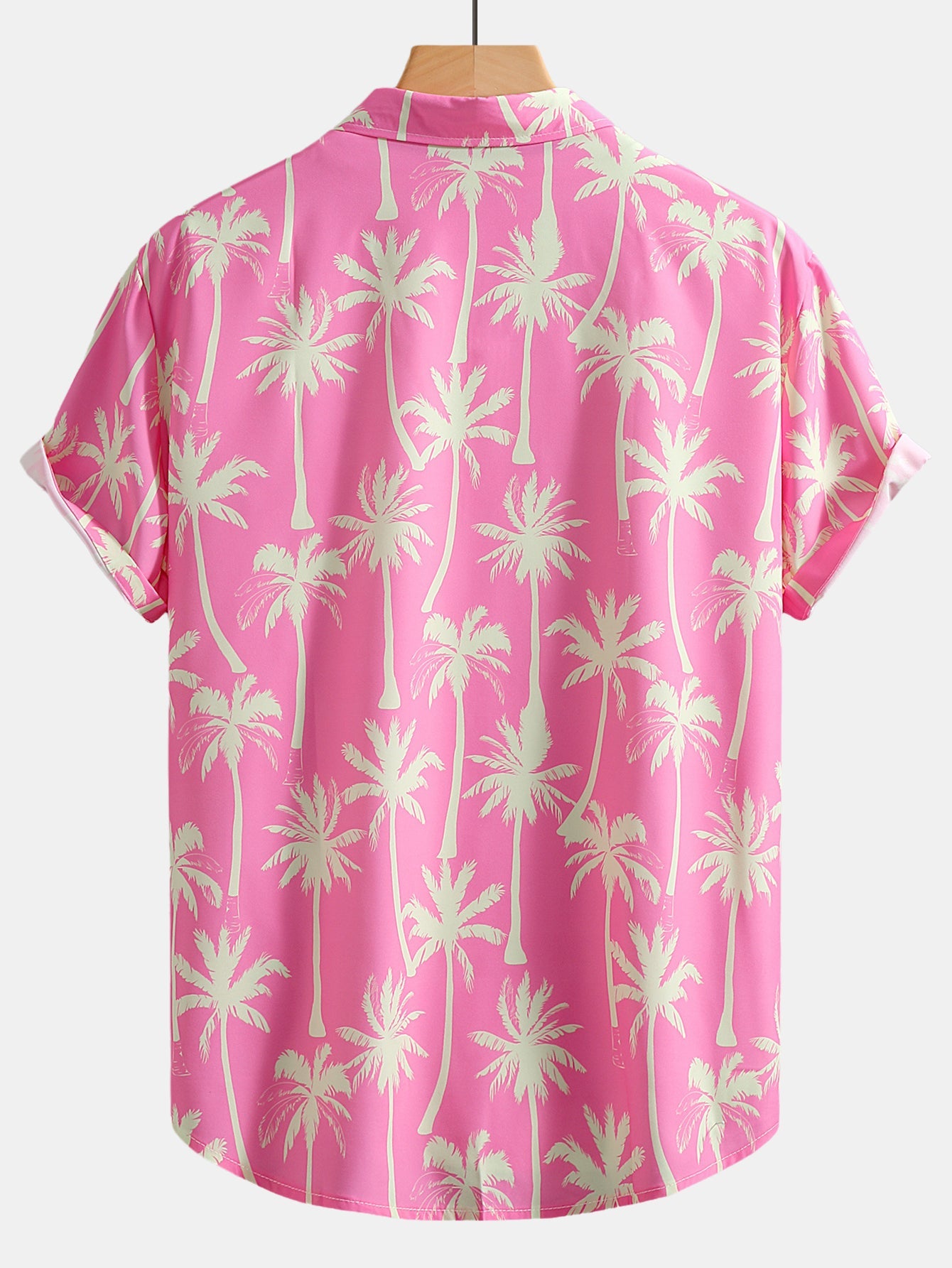 Camisa abotonada con estampado de palmeras y bañador corto