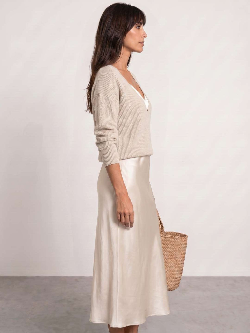 Vestido midi de satén con jersey incluido