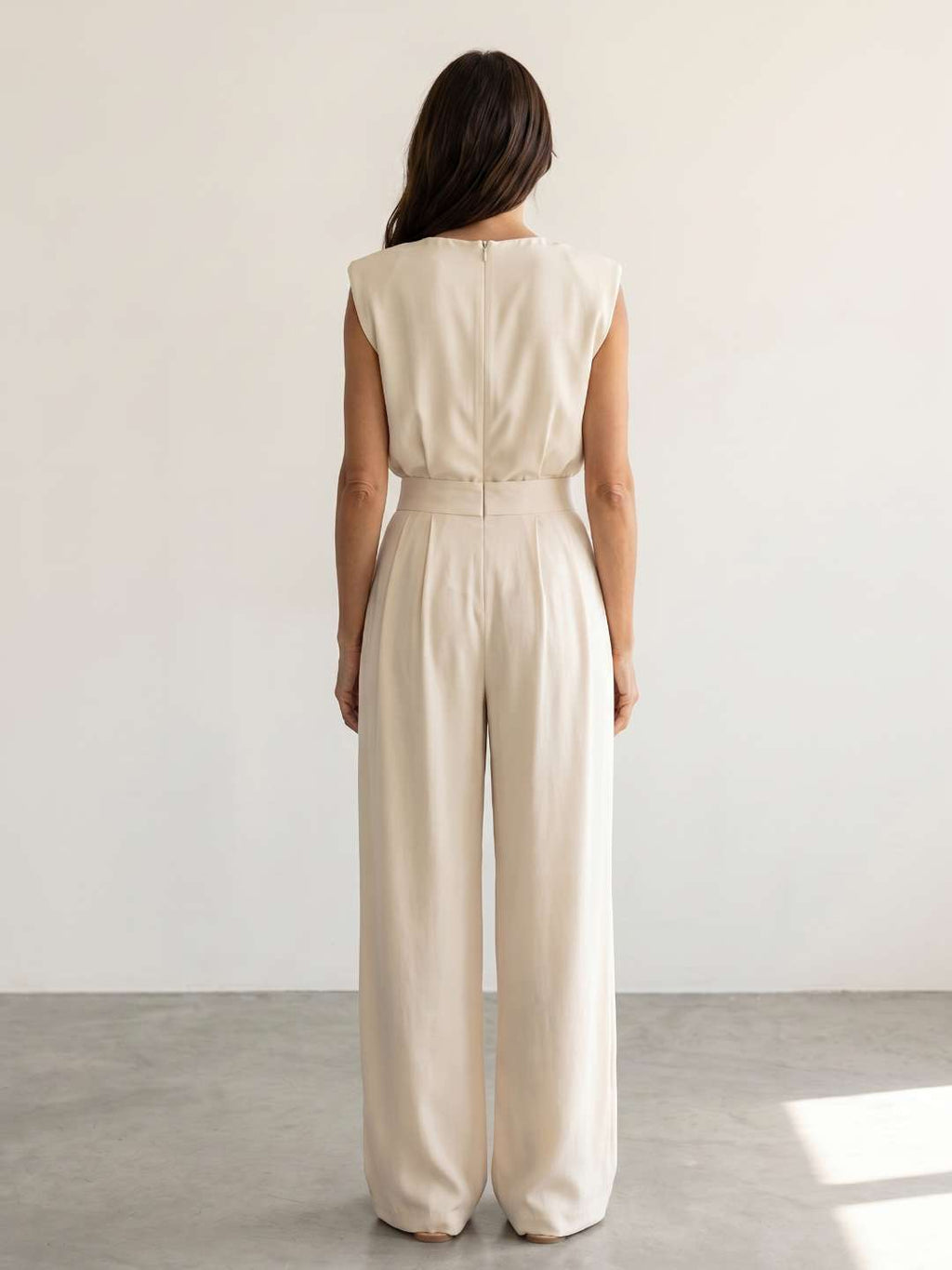 Conjunto fluido de top estructurado y pantalón ancho