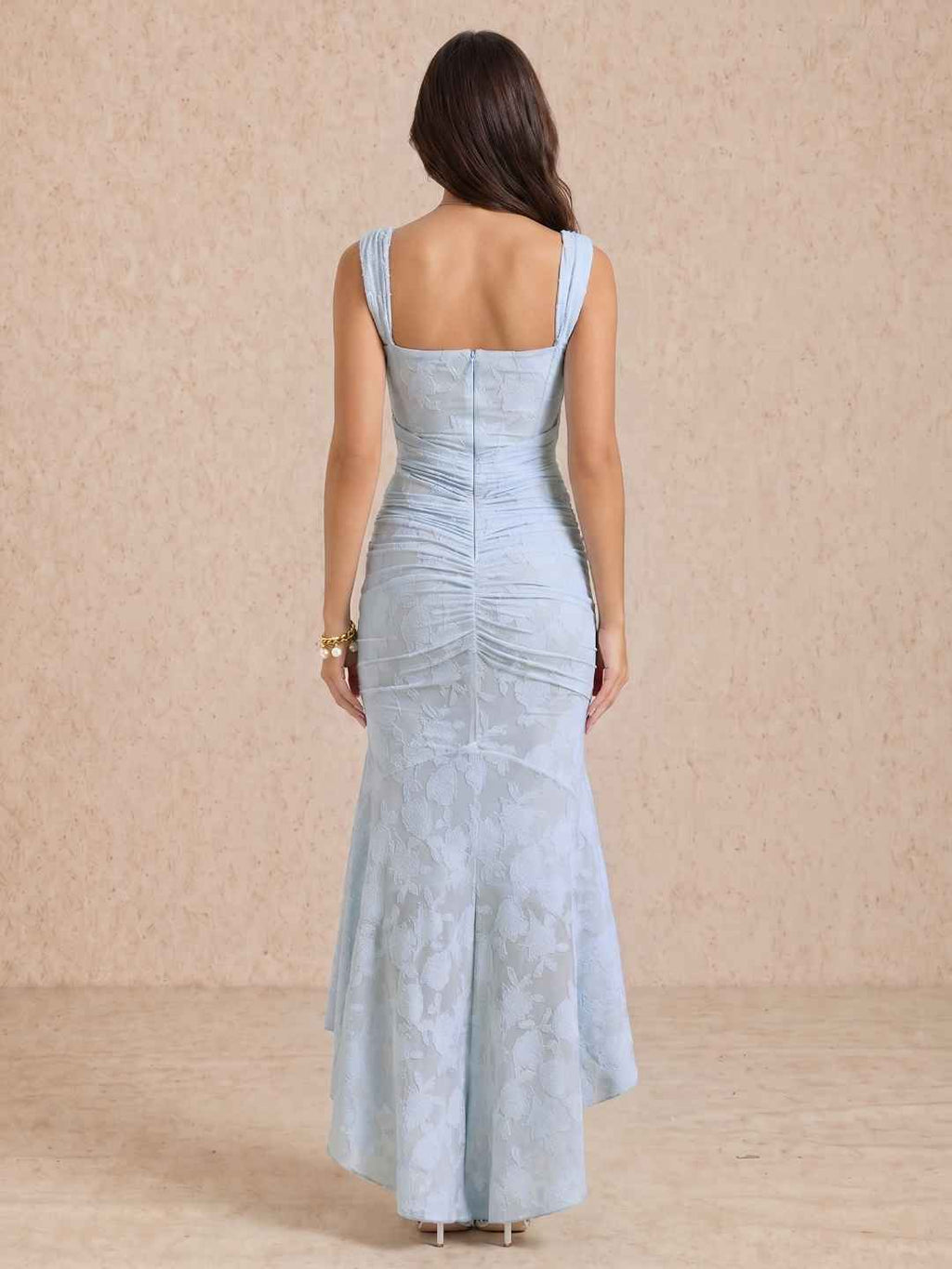 Vestido midi con drapeado y escote cuadrado