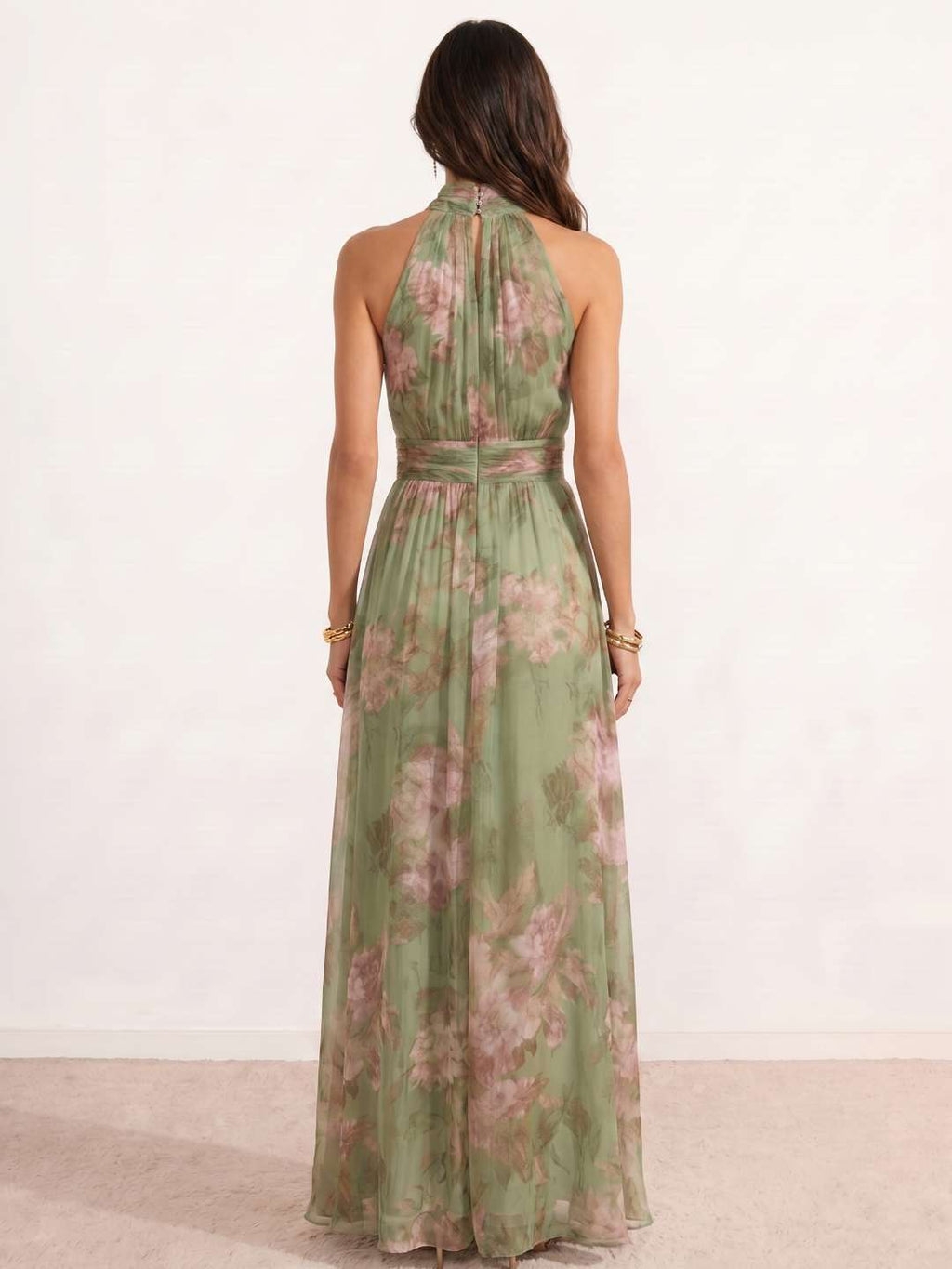 Vestido largo con cuello halter y estampado floral
