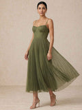 Vestido midi plisado con tirantes