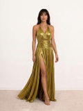Vestido largo plisado con escote halter