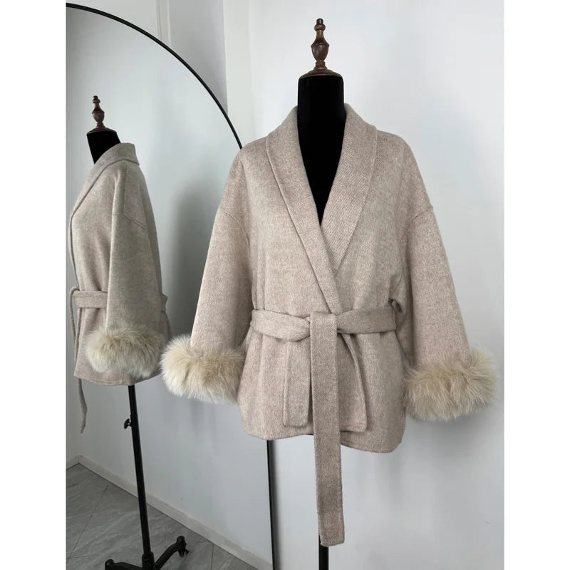 Abrigo Reversible de Paño con Cuello de Piel