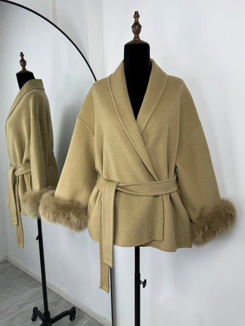 Abrigo Reversible de Paño con Cuello de Piel