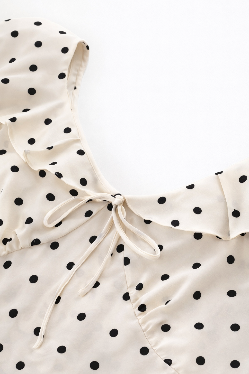 Loveday | Vestido midi de lunares con volantes