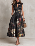 Vestido Midi de Satén Negro con Cuello de Ojo de Cerradura, Floral y Plisado