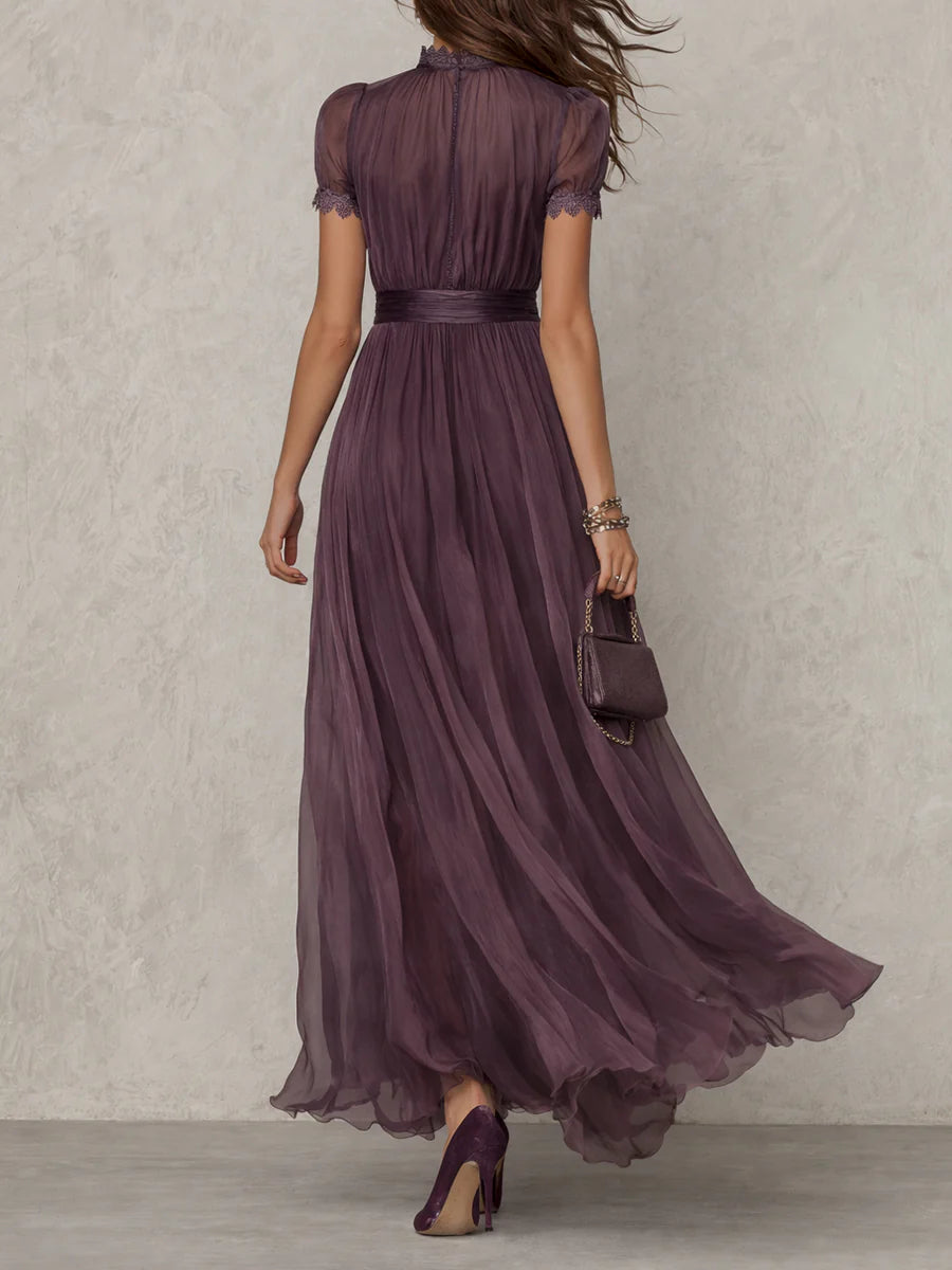 Vestido Maxi de Gasa Morado con Escote de Ojo de Cerradura y Ribete de Encaje