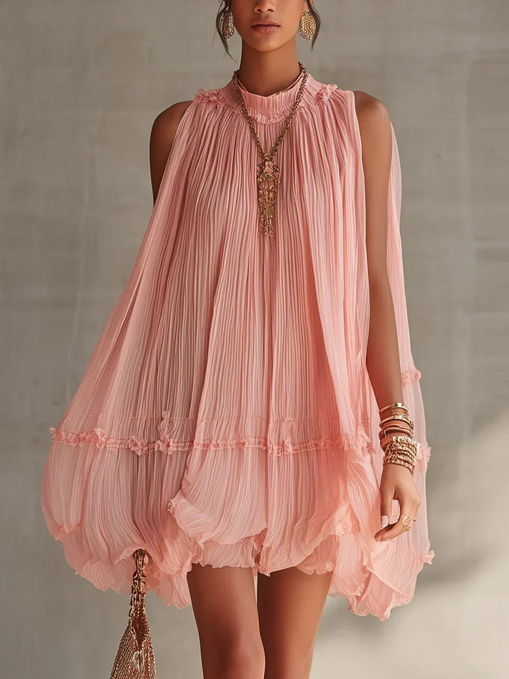 Vestido Corto de Gasa a Rayas Rosa Magdalena con Cuello Halter