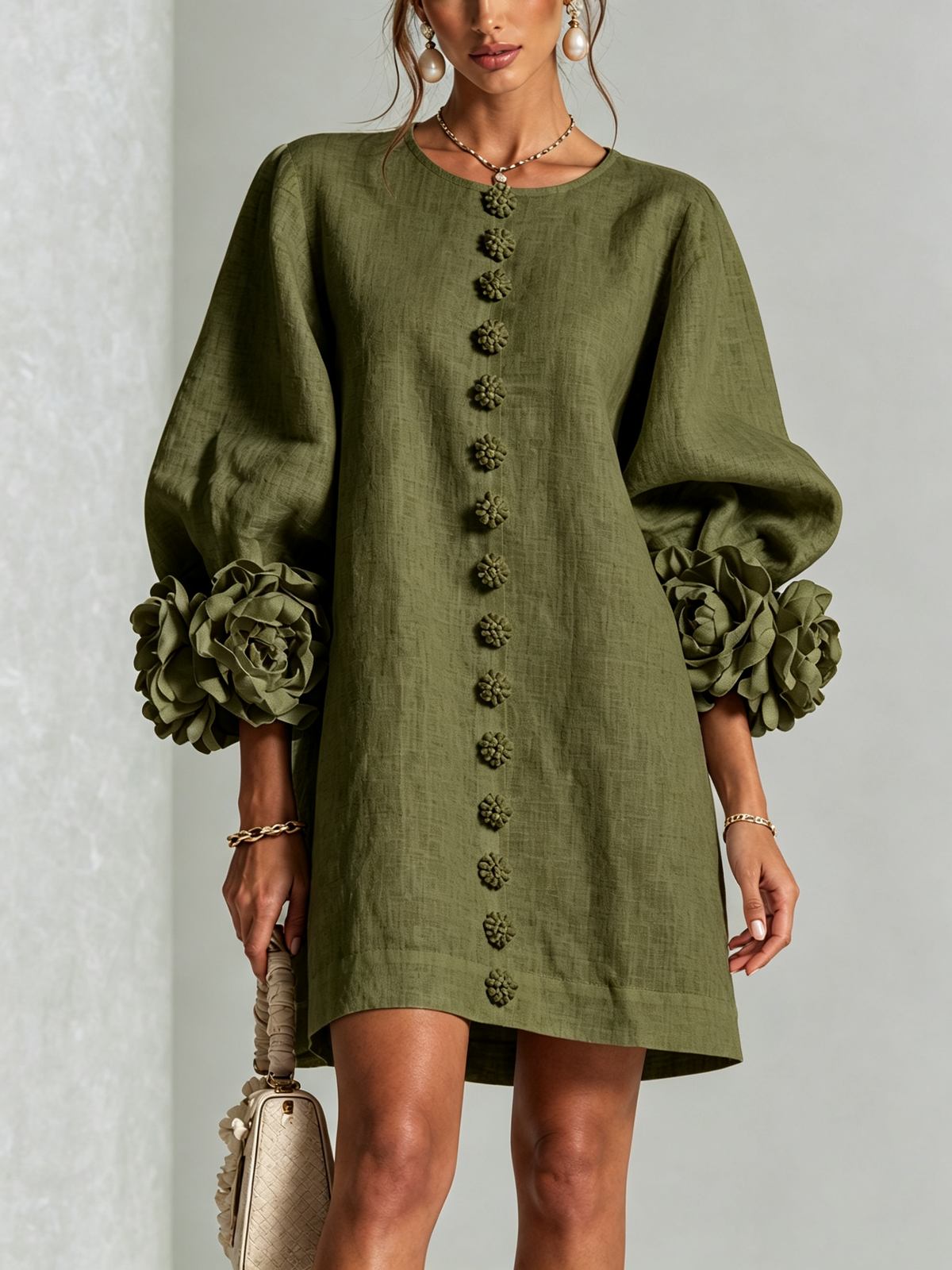 Vestido Corto Floral Abotonado con Llamativos Puños Florales