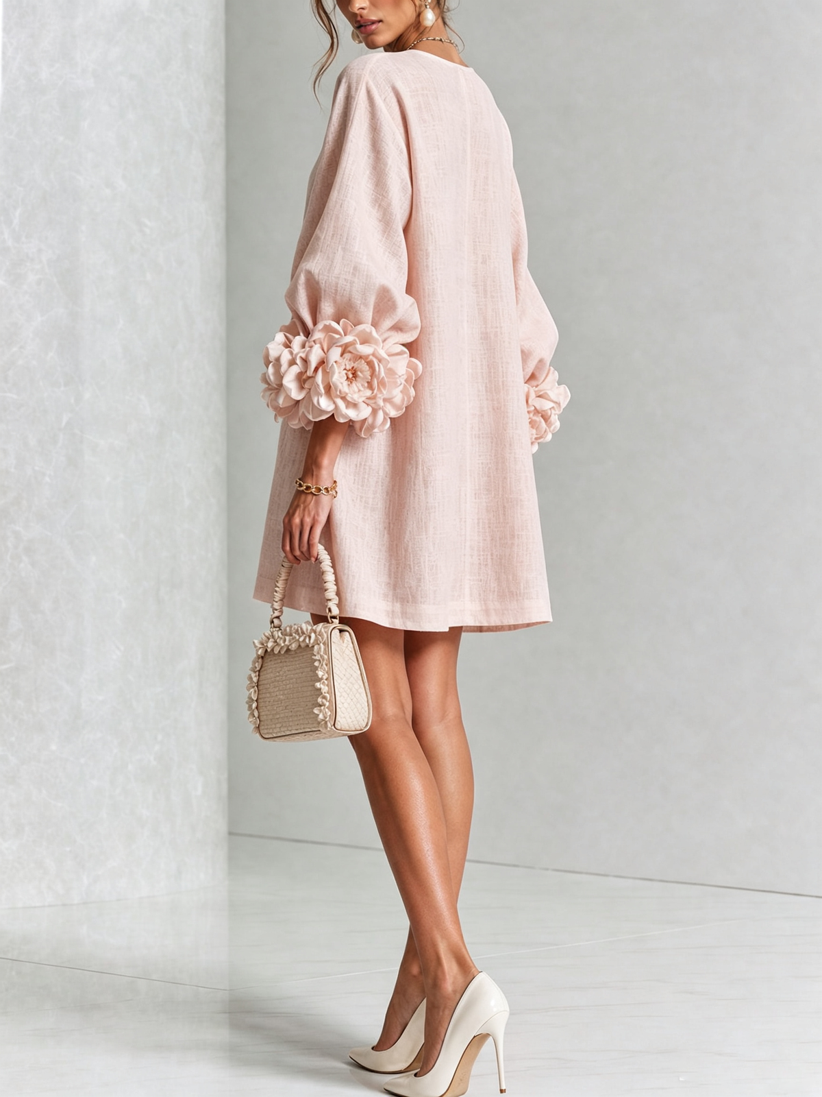Vestido Corto Floral Abotonado con Llamativos Puños Florales