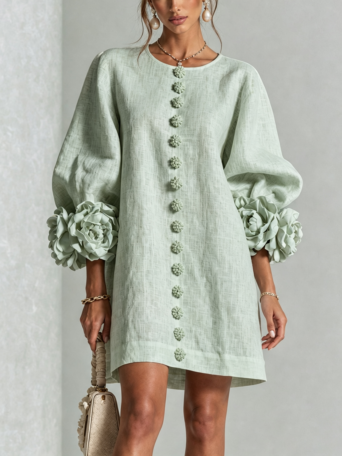 Vestido Corto Floral Abotonado con Llamativos Puños Florales
