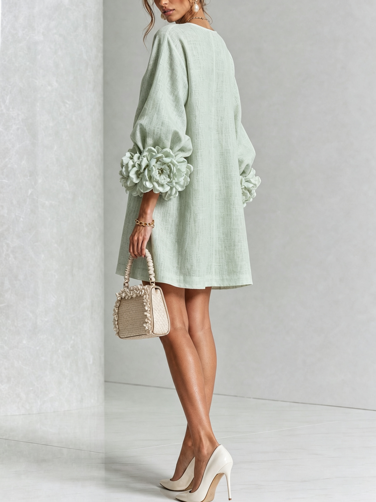 Vestido Corto Floral Abotonado con Llamativos Puños Florales