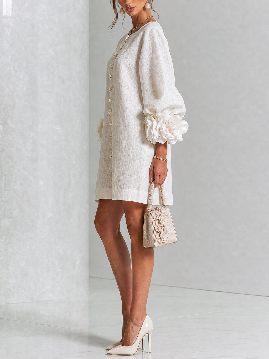 Vestido Corto Floral Abotonado con Llamativos Puños Florales