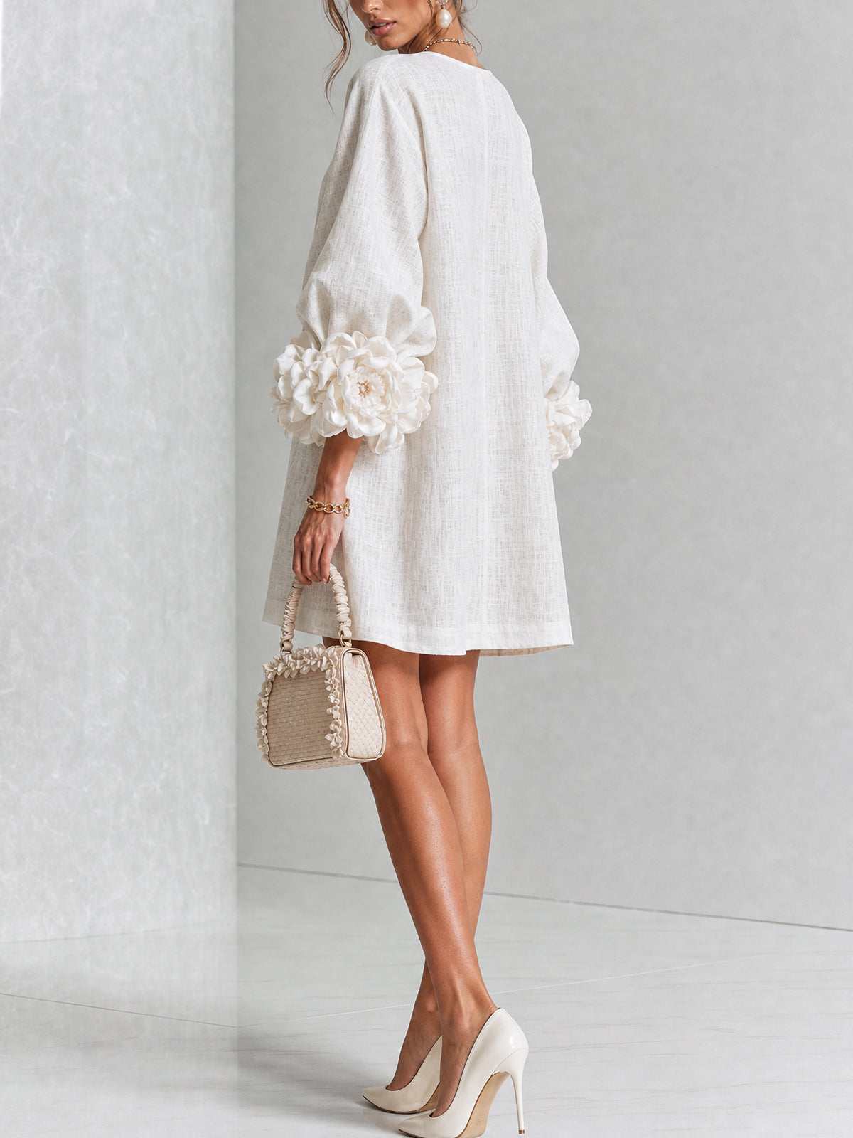 Vestido Corto Floral Abotonado con Llamativos Puños Florales