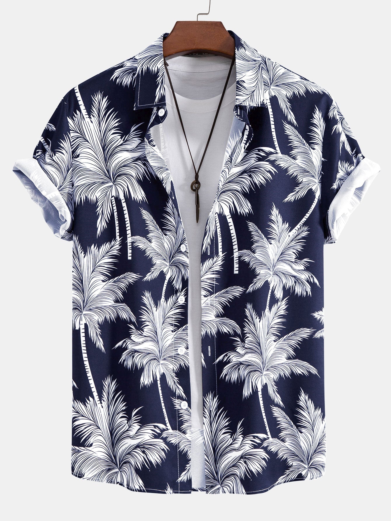 Camisa abotonada con estampado de palmeras y bañador corto