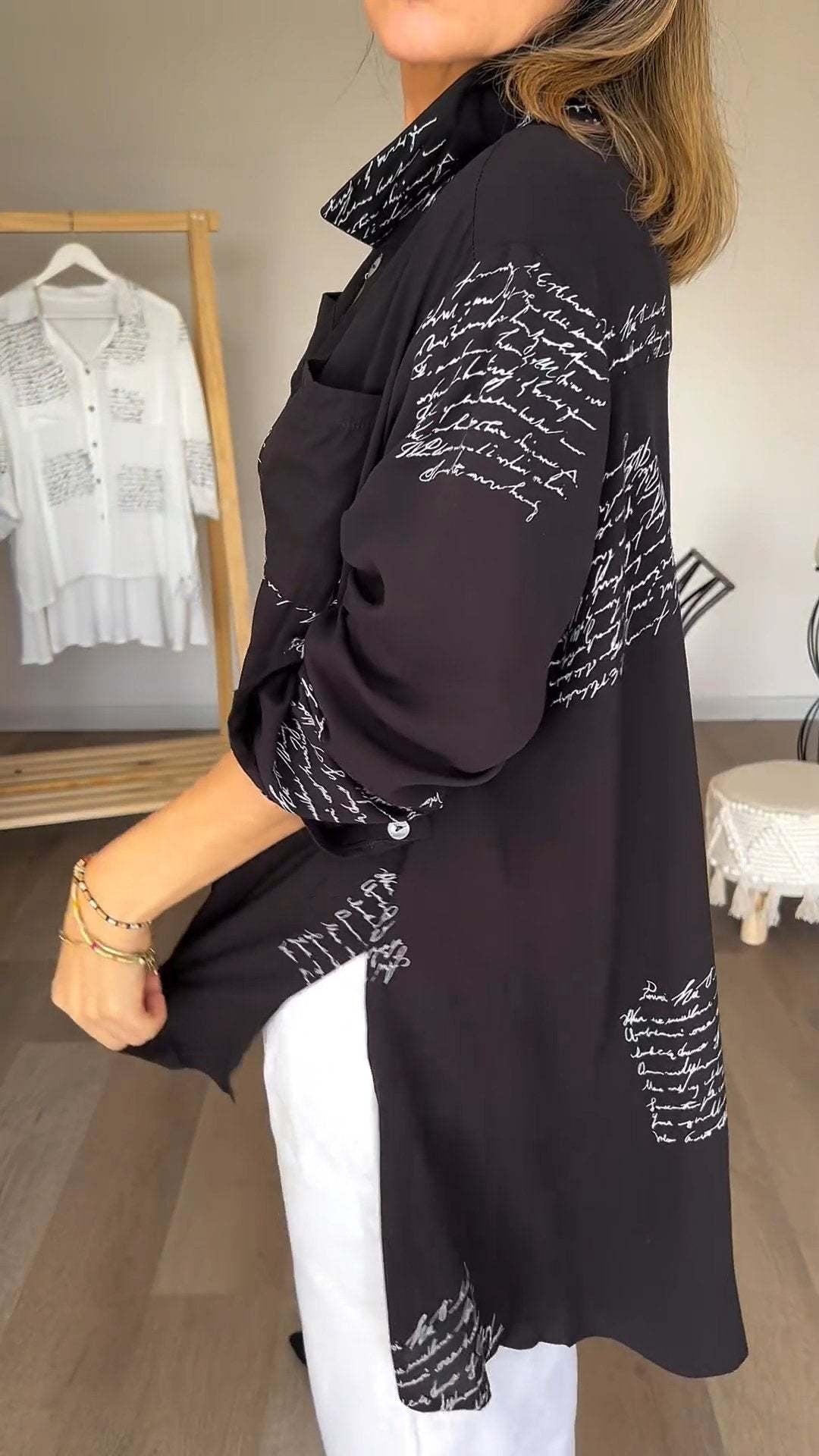 Sabine | Camisa Relajada con Estampado de Escritura