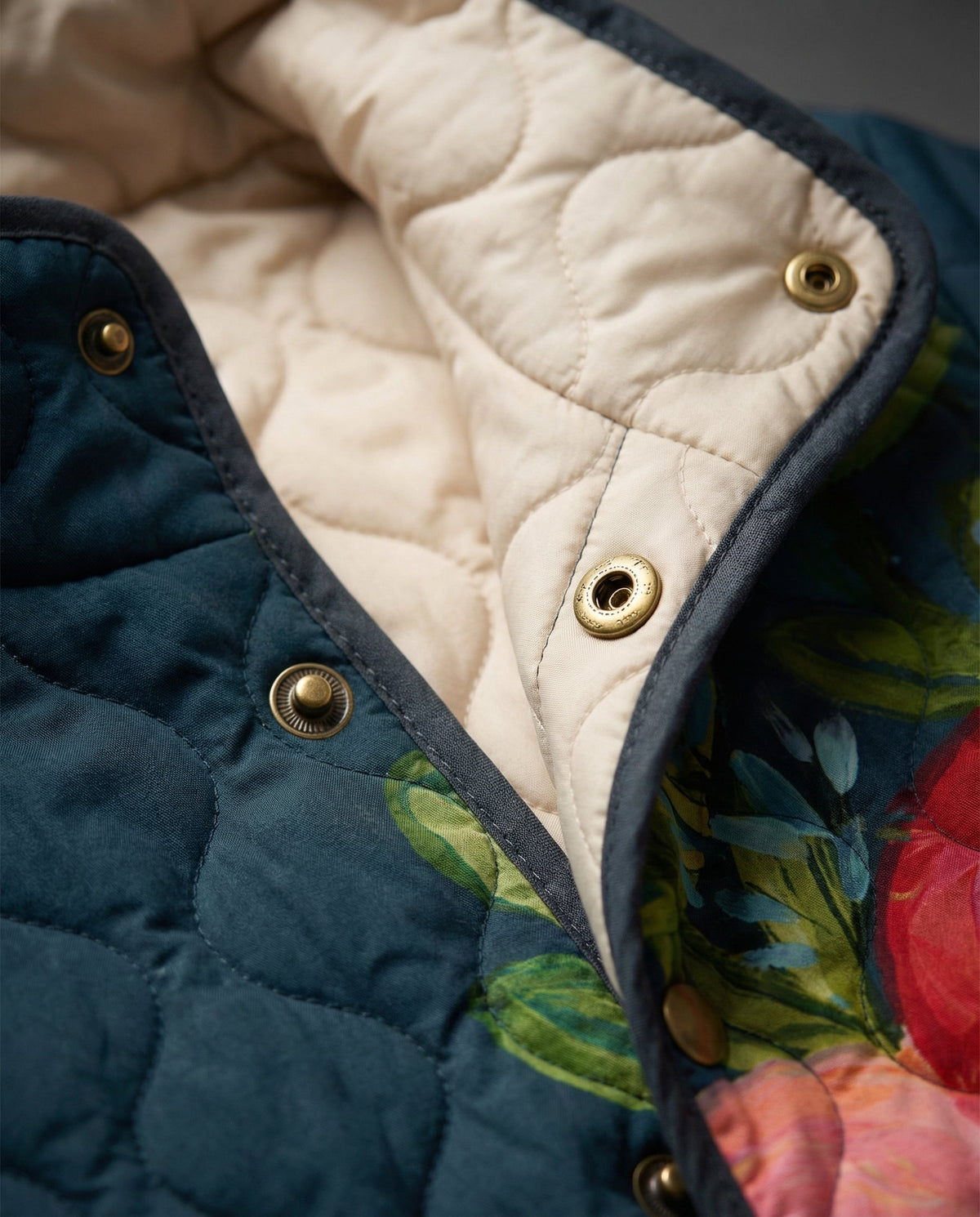 Amaya | Chaqueta Acolchada con Estampado Floral Vintage