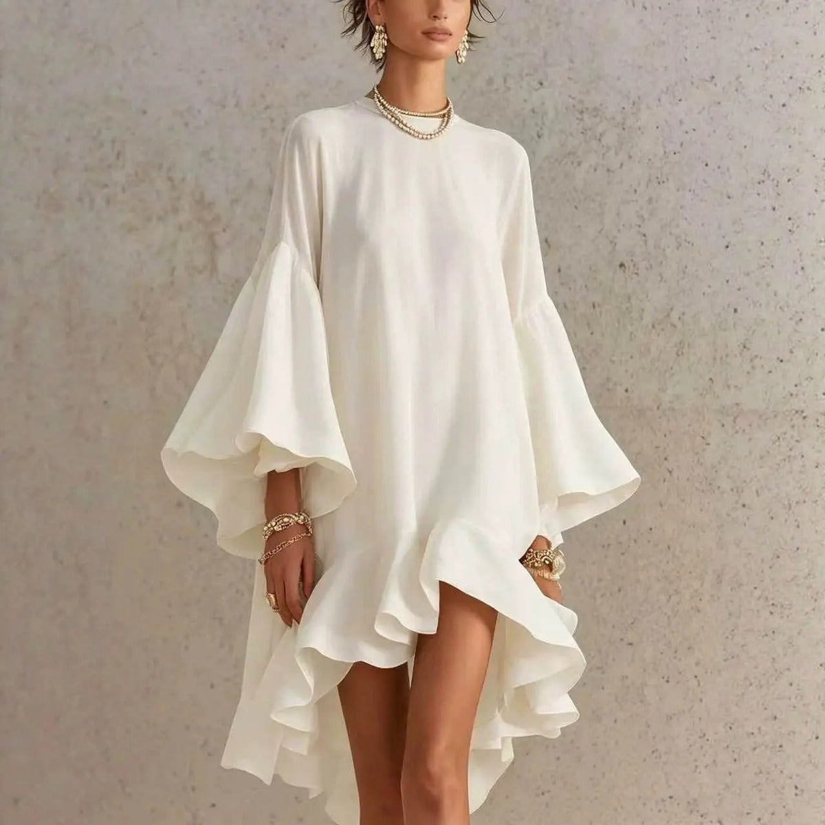 Amelia Vestido Elegante con Volantes y Bajo Asimétrico
