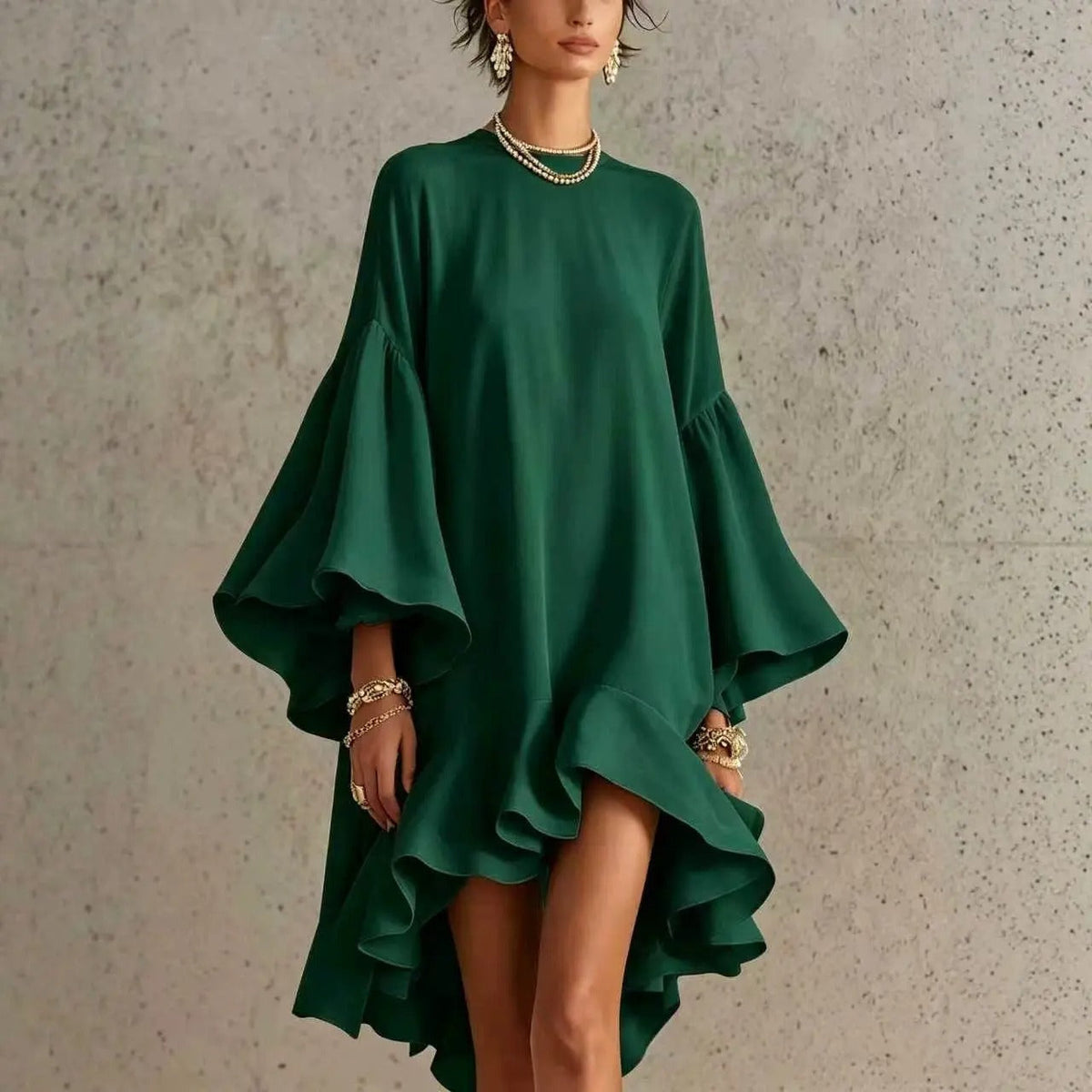 Amelia Vestido Elegante con Volantes y Bajo Asimétrico