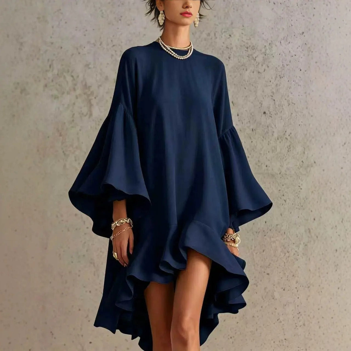 Amelia Vestido Elegante con Volantes y Bajo Asimétrico