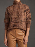 Marnie™ | Jersey de cuello alto castaño con calado