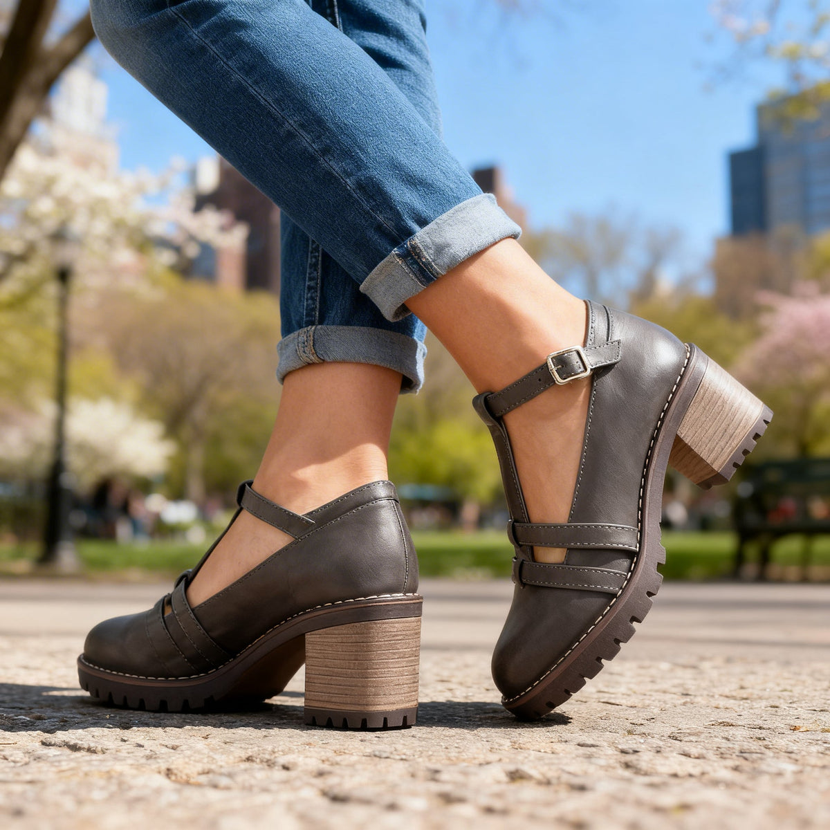 Romilly | Mocasín de Mujer con Tira en T y Tacón Ancho
