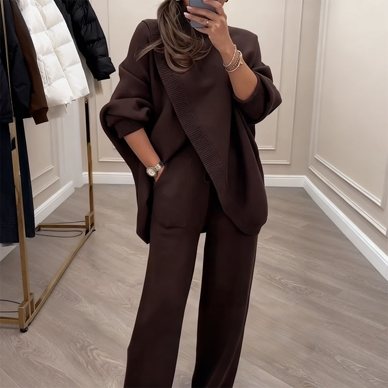 Serena Luxe, conjunto de punto asimétrico