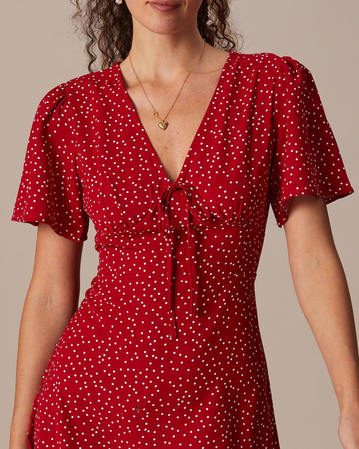 Vestido Mini Rojo Cuello V Lunares Volante