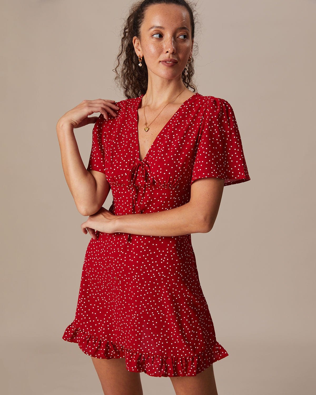 Vestido Mini Rojo Cuello V Lunares Volante