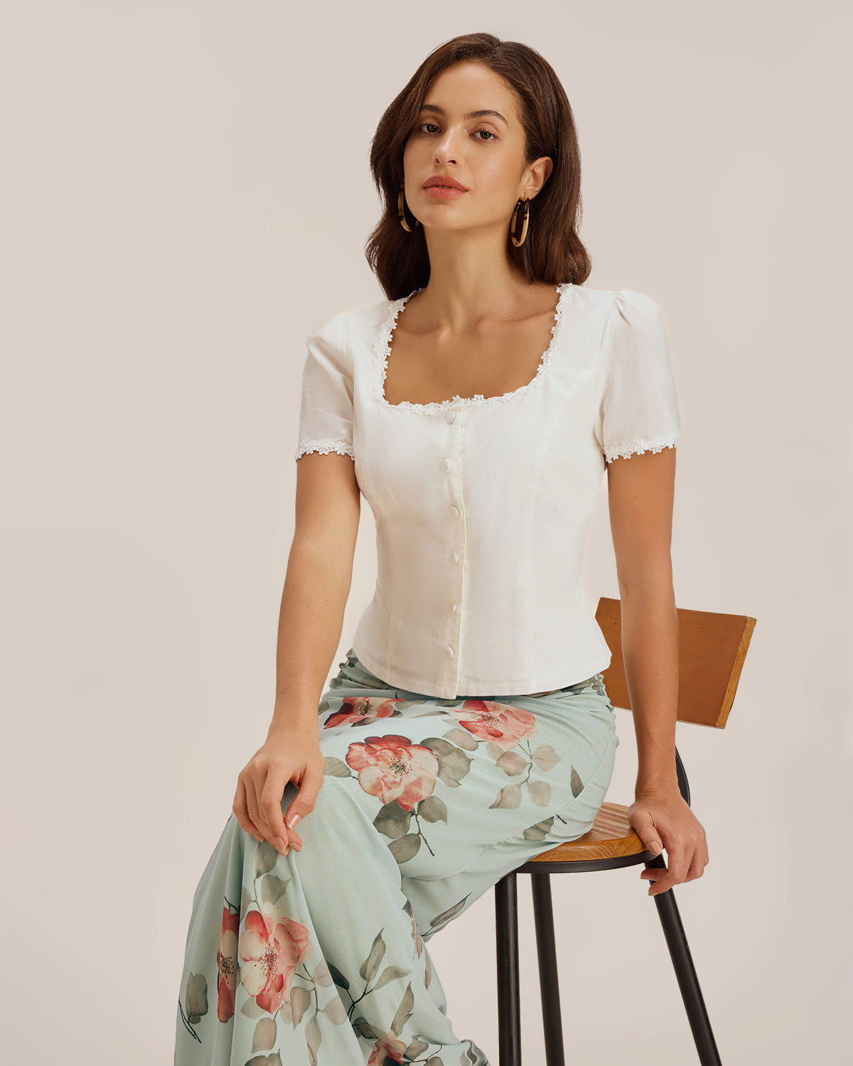Blusa Blanca Cuello Cuadrado Botones Encaje