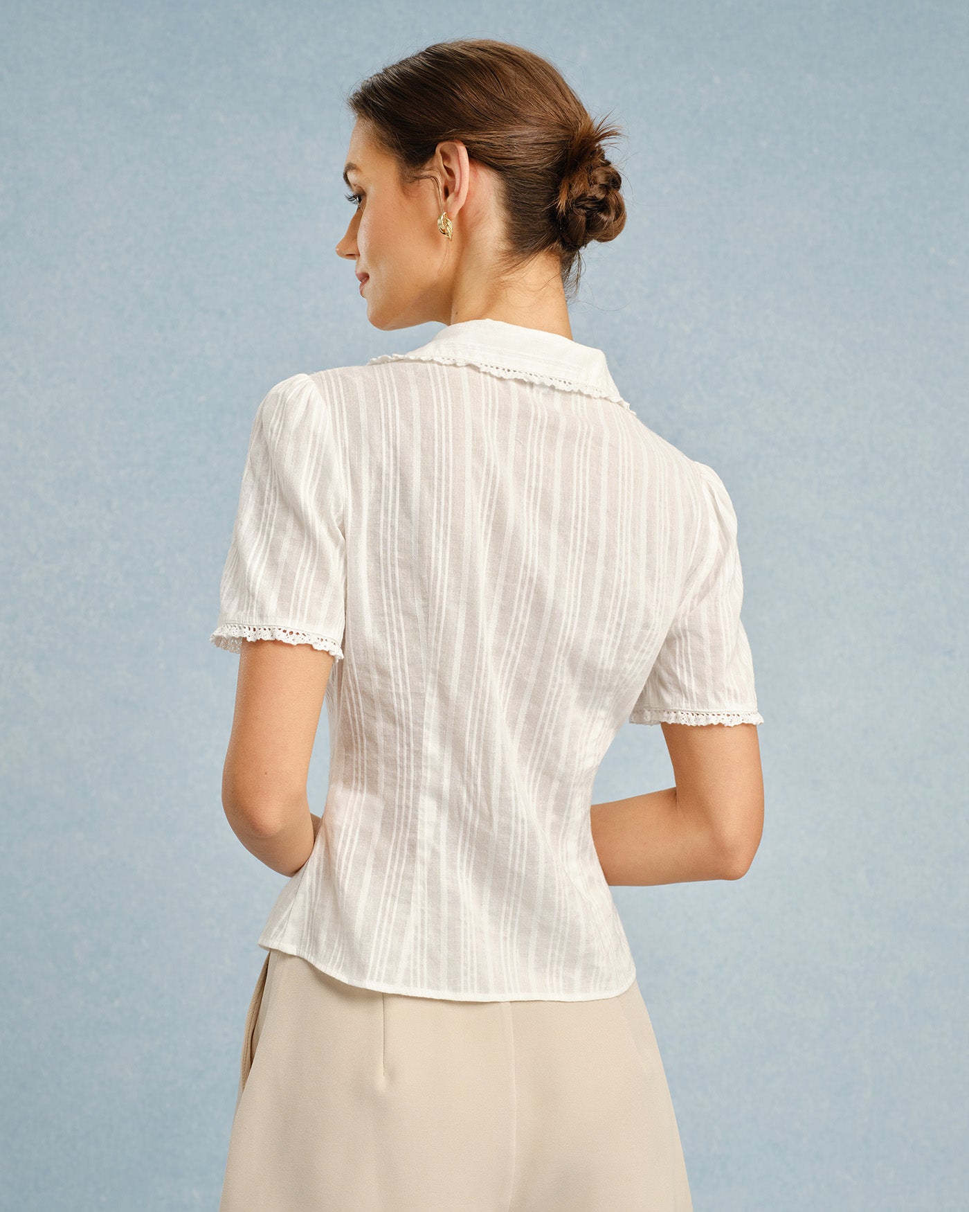 Blusa Blanca Cuello Encaje Botones
