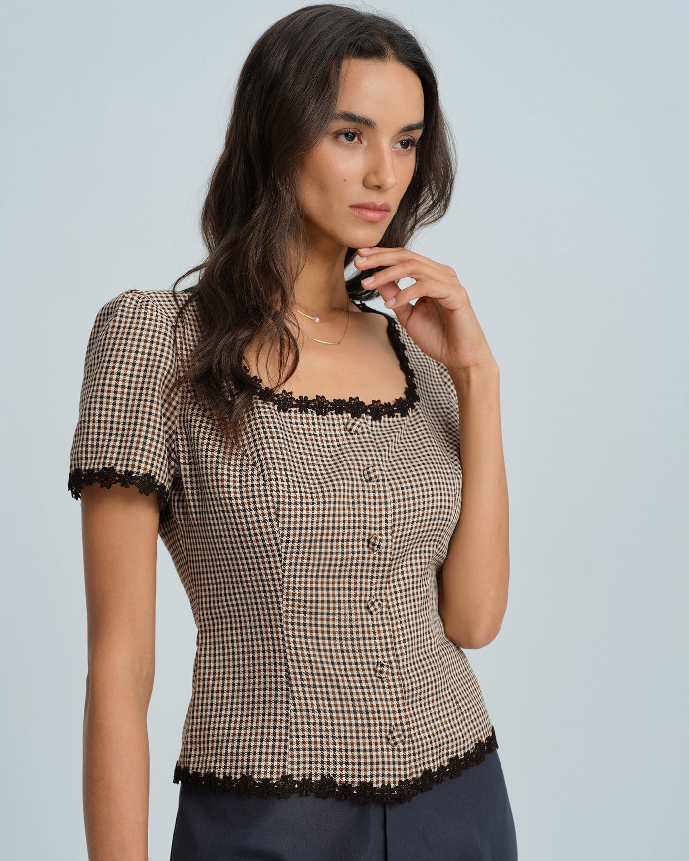 Blusa Café Cuello Cuadrado Cuadros
