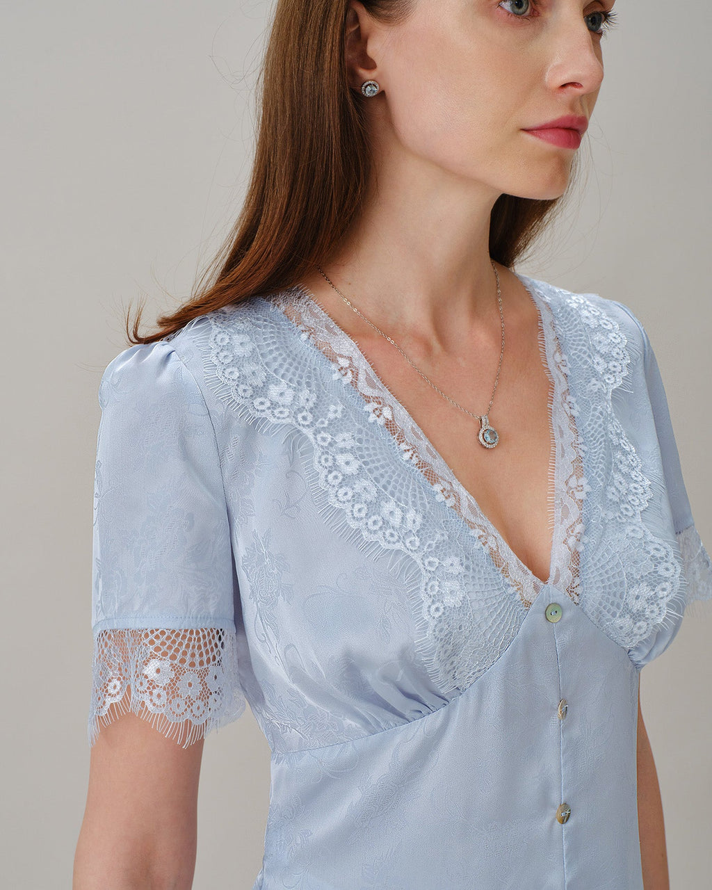 Blusa Azul Cuello V Encaje Jacquard