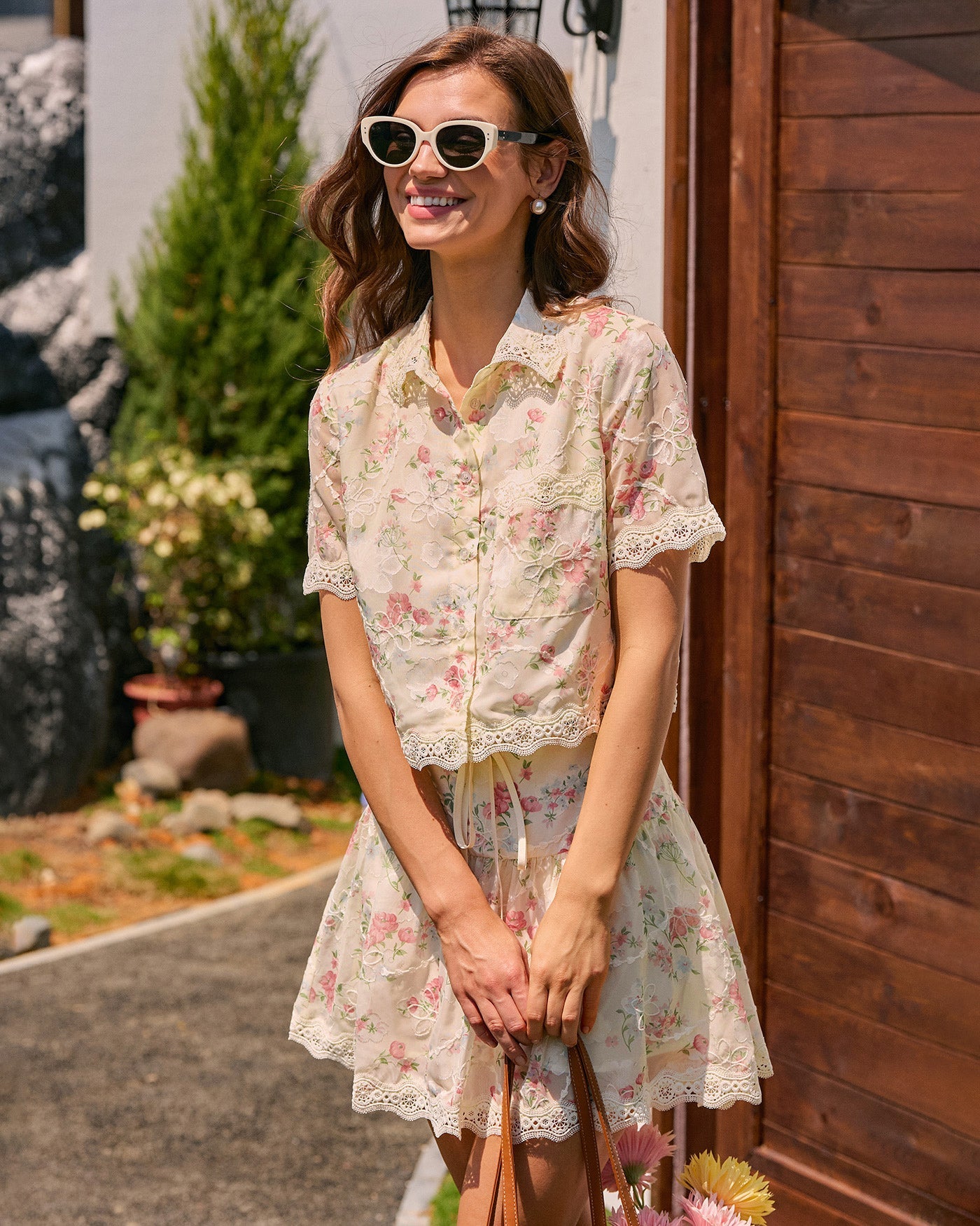 Blusa Floral Cuello Encaje Bolsillos